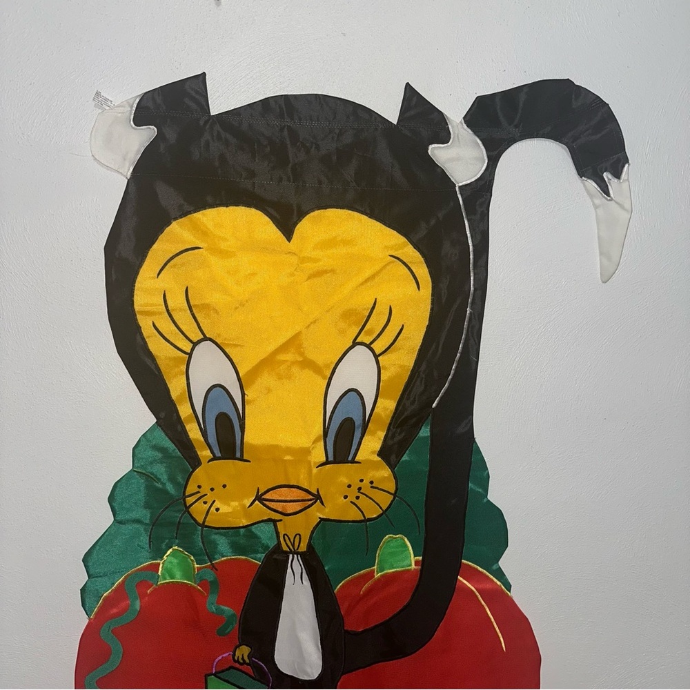 Vtg 1999 Tweety Bird “Twick or Tweet” Halloween Flag - Picture 4 of 7